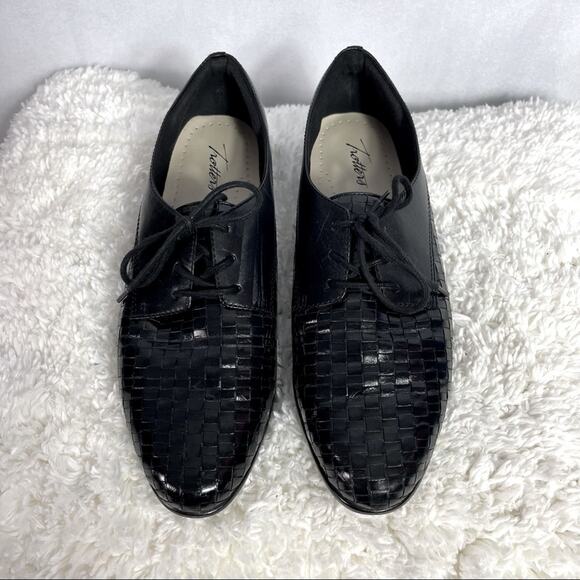 Trotters Lizzie Woven Oxfords - Picture 3 of 13